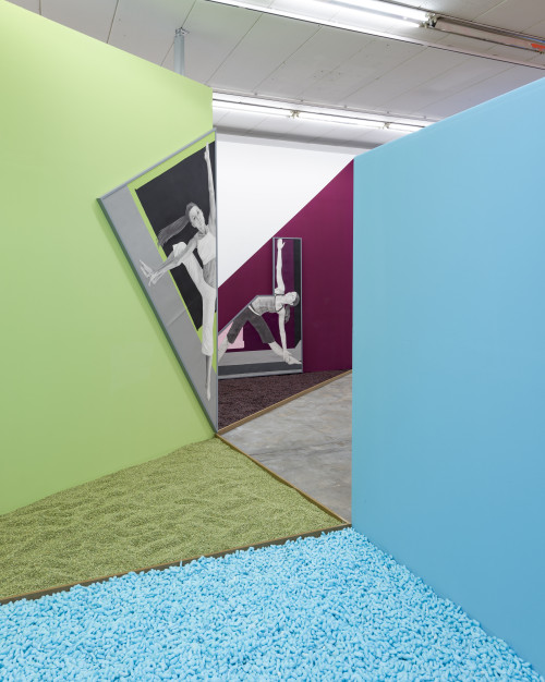 
     <i>Installation view Unwinding Unboxing, Unbending Uncocking, Wentrup, Berlin, 2016</i>, 
     <br />
      
     <br />
     