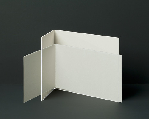 
     <i>Equally IV</i>, 
     2015<br />
     C-Print, 
      66 x 83 cm<br />
     Edition of 4 + 2 AP