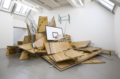 
     <i>112 : 104</i>, 
     1991<br />
     Wood, aluminium, steel, plastic, 
      400 x 850 x 550 cm<br />
     