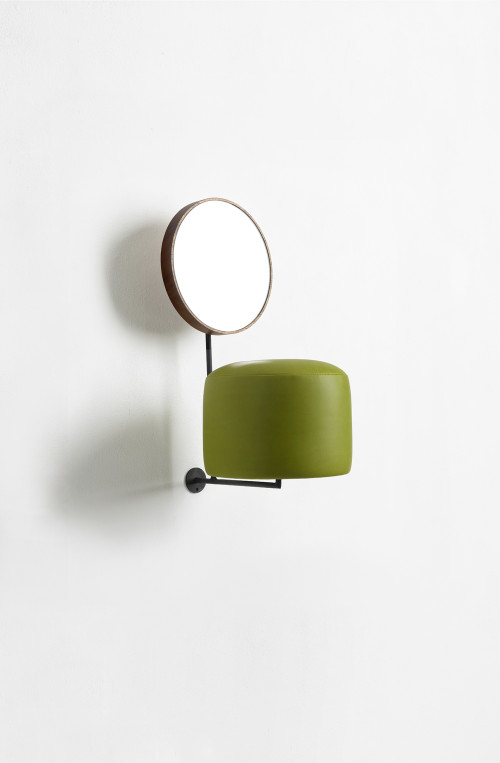 
     <i>HdL (green)</i>, 
     2014<br />
     iron, wood, mirror, leather, 
      55 x 25 x 36 cm<br />
     