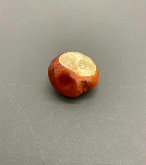 <i>Herbst</i>, 2022<br />bronze, painted, 2.6 x 2.8 x 1.5 cm<br />